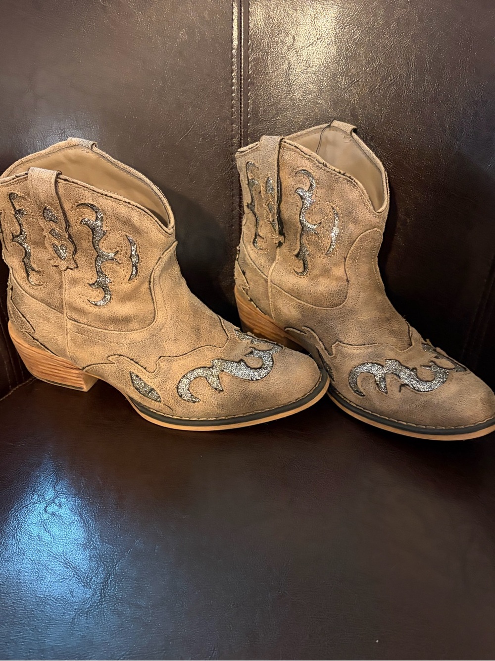 Pierre Dumas tan western brown ankle cowboy boots Booties Silver glitter 7.5